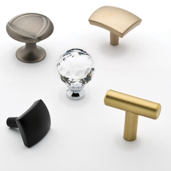 NWT Cabinet or Drawer Pulls Chrome & Clear Faceted Acrylic Knob Set of 4 Crystal - Picture 3 of 7